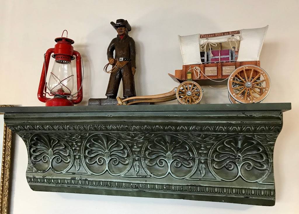 Pioneer Villa Restaurant & Saloon | restaurant | 33180 OR-228, Halsey, OR 97348, USA | 5413692801 OR +1 541-369-2801