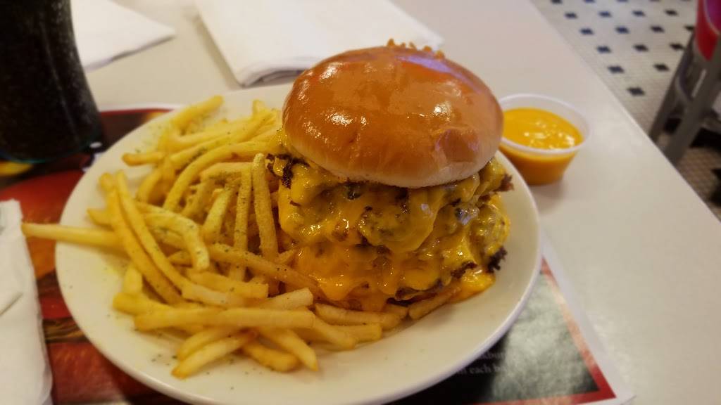 Steak n Shake | restaurant | 2900 S 3rd St, Terre Haute, IN 47802, USA | 8122350242 OR +1 812-235-0242