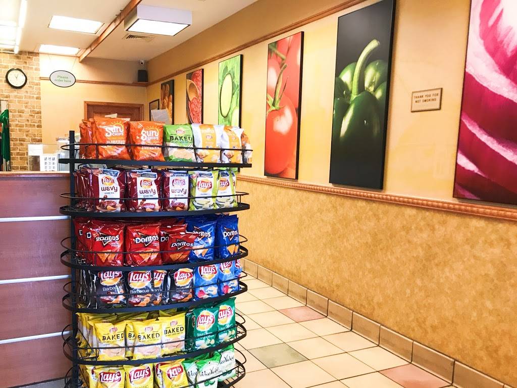 Subway Restaurants | restaurant | 116-30 Queens Blvd, Forest Hills, NY 11375, USA | 7185201688 OR +1 718-520-1688