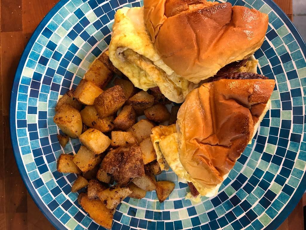 Gladwyne Lunch | restaurant | 951 Youngs Ford Rd, Gladwyne, PA 19035, USA | 6106422400 OR +1 610-642-2400