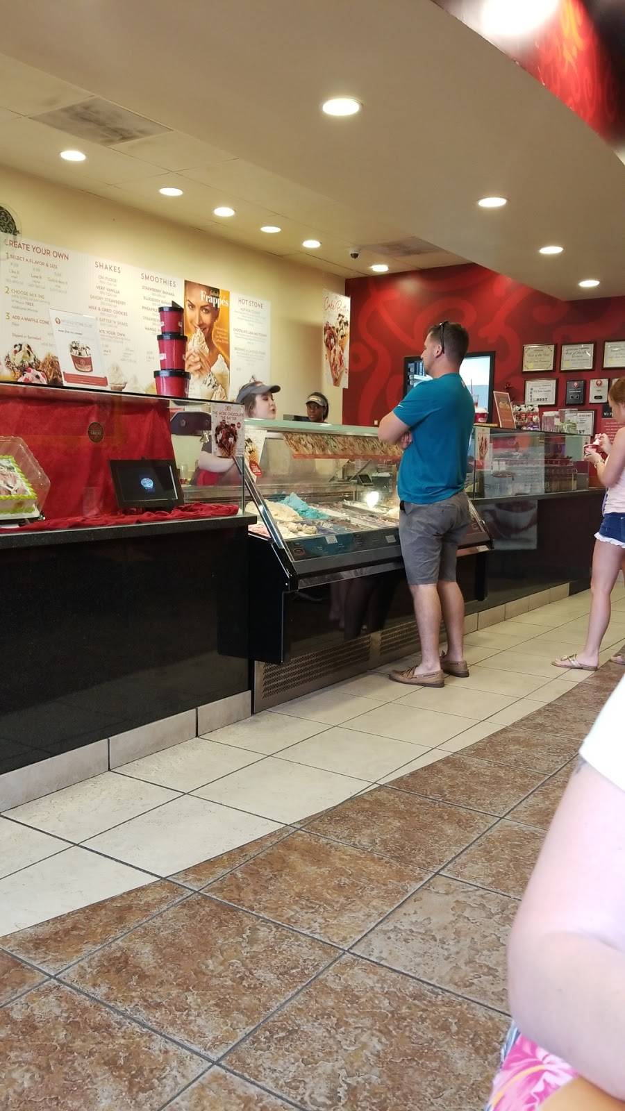 Cold Stone Creamery | bakery | 808 Sadler Rd, Fernandina Beach, FL 32034, USA | 9044918227 OR +1 904-491-8227