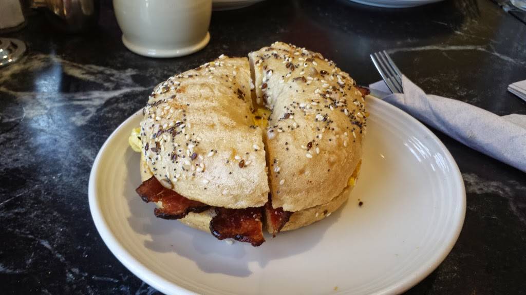 Atwaters Canton Crossing | restaurant | 3601 Boston St, Baltimore, MD 21224, USA | 6673097146 OR +1 667-309-7146