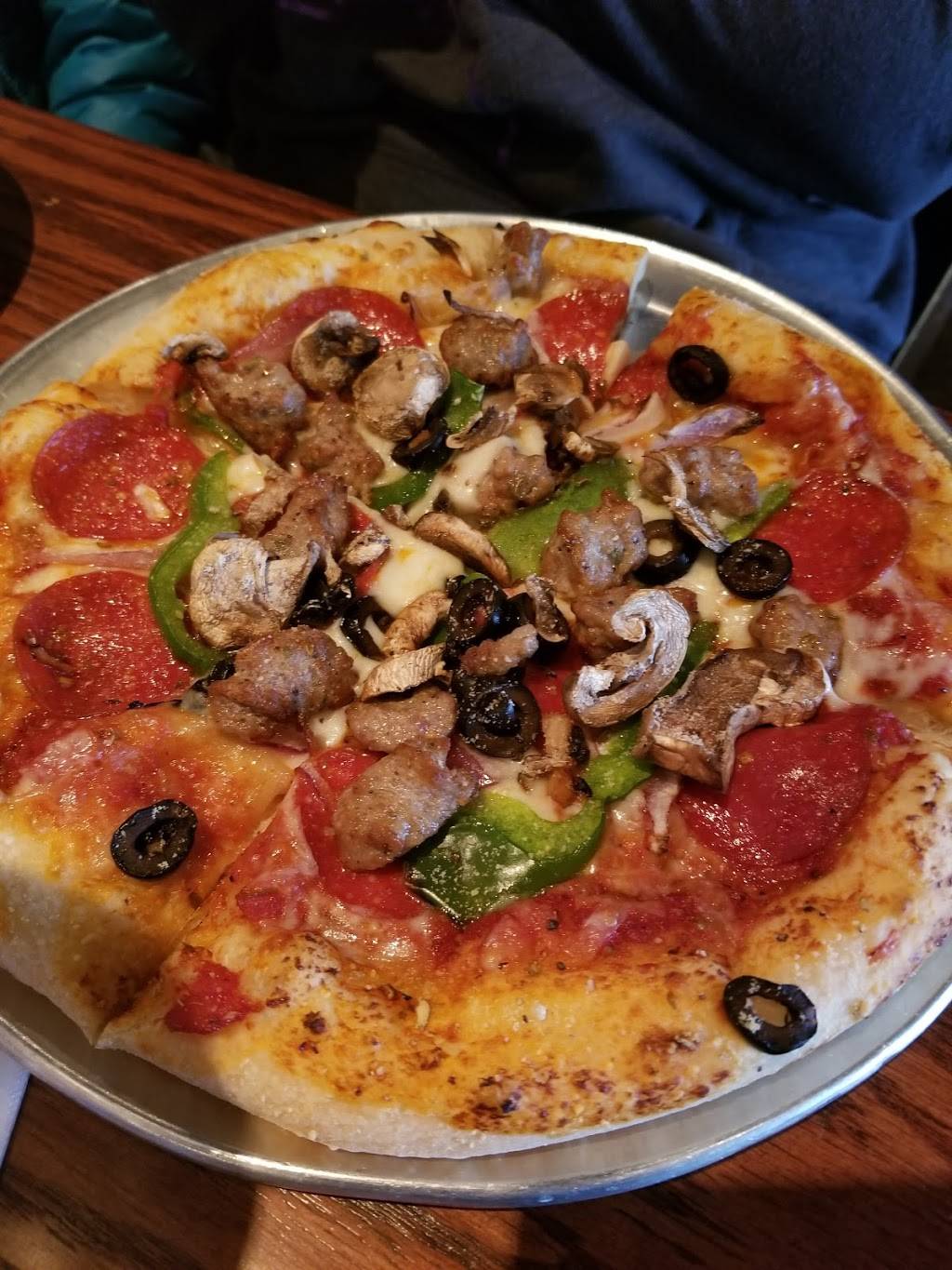 Old Chicago | restaurant | 2240 N Tyler Rd #100, Wichita, KS 67205, USA | 3167290002 OR +1 316-729-0002