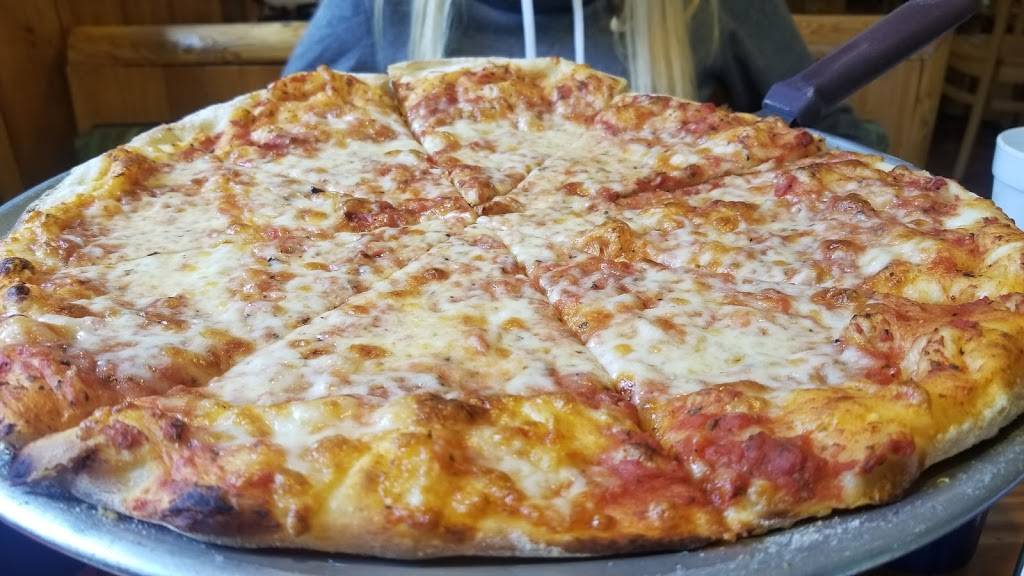 Ski Mountain Pizza | meal delivery | 631 Ski Mountain Rd, Gatlinburg, TN 37738, USA | 8653251512 OR +1 865-325-1512