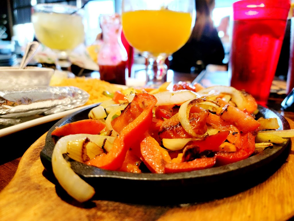 EL Toro loco mexican Bar & Grill (lenexa) | restaurant | 10088 Woodland Rd, Lenexa, KS 66220, USA | 9134130015 OR +1 913-413-0015