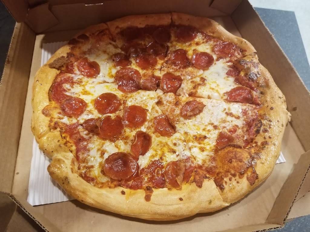 Pizza Hut | restaurant | 12501 Canyon Falls Boulevard Unit H, Willis, TX 77318, USA | 9368569596 OR +1 936-856-9596