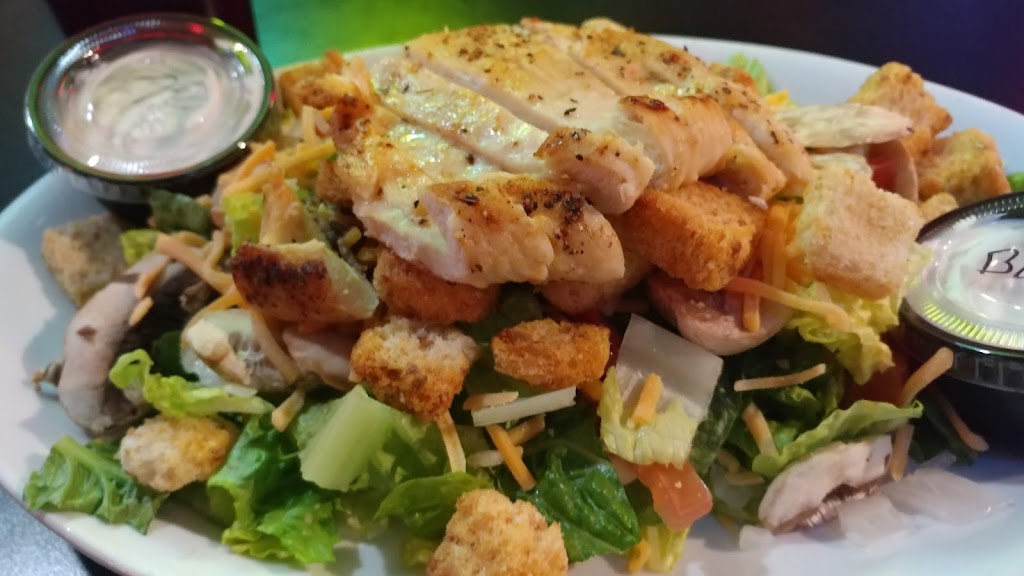 The Dugout Bar | restaurant | 96 Mahtomedi Ave, Mahtomedi, MN 55115, USA | 6514409128 OR +1 651-440-9128