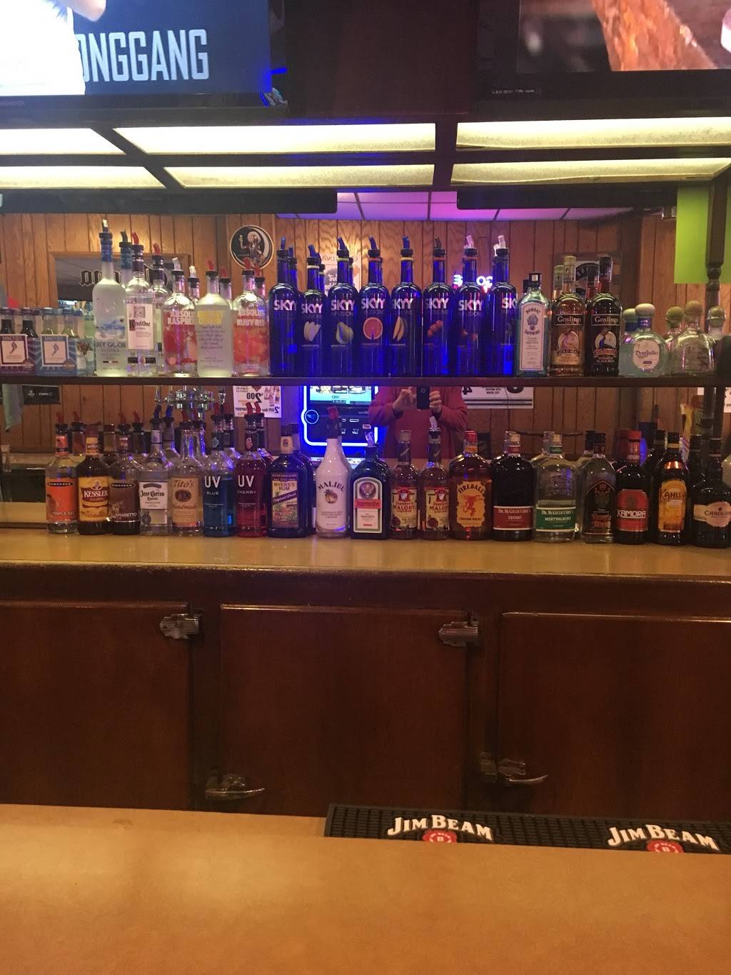 The Taproom | restaurant | 36 N Genesee St, Waukegan, IL 60085, USA | 8476622337 OR +1 847-662-2337