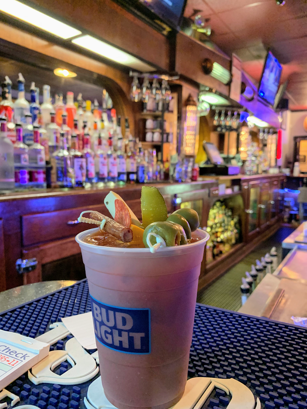 The Bunker Bar & Grill | restaurant | 216 Main St, West Chicago, IL 60185, USA | 6305200185 OR +1 630-520-0185