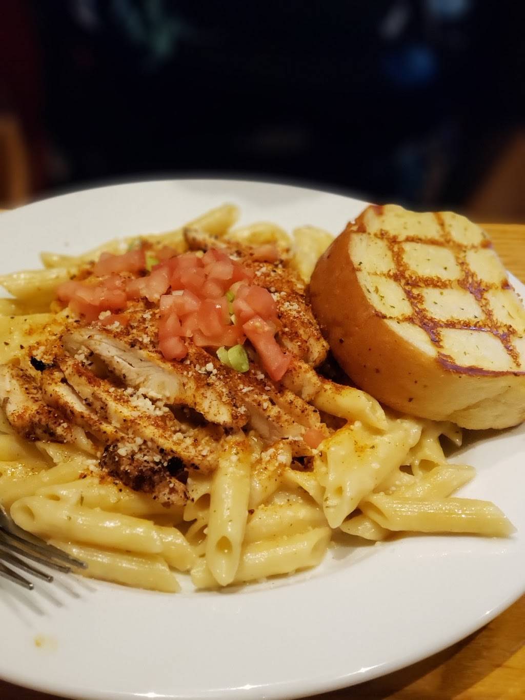 Chilis Grill & Bar | meal takeaway | 1652 Richmond Rd, Williamsburg, VA 23185, USA | 7572299865 OR +1 757-229-9865