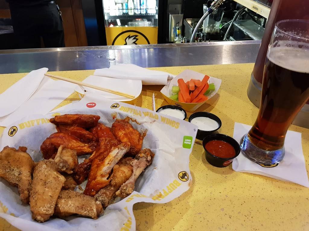 Buffalo Wild Wings | restaurant | 240 S Brea Blvd, Brea, CA 92821, USA | 7145821590 OR +1 714-582-1590