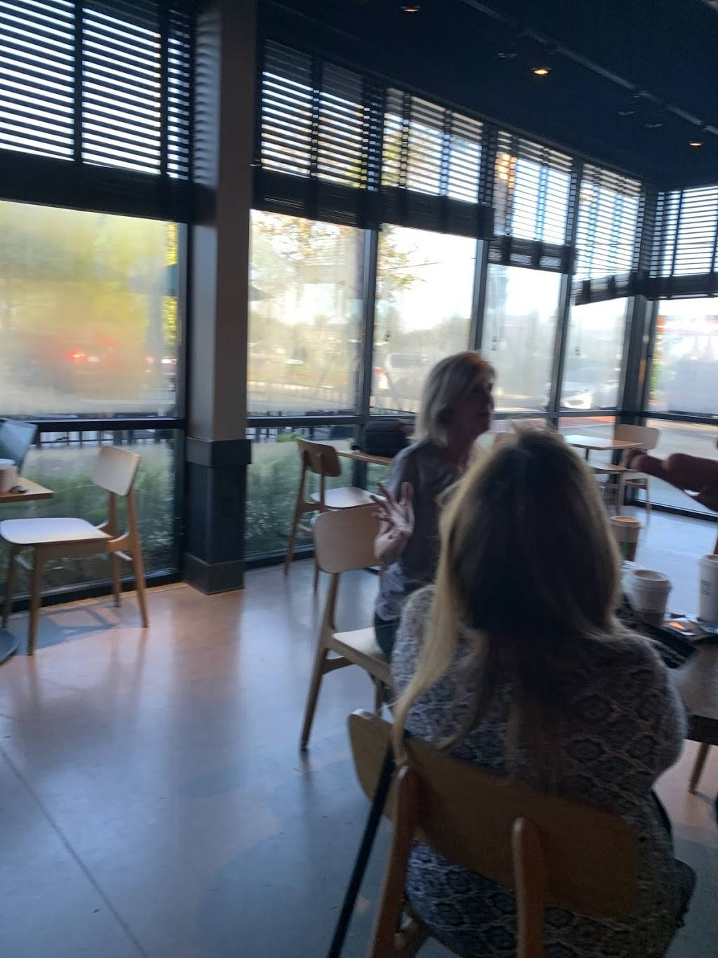 Starbucks | cafe | 10330 Curry Ford Rd, Orlando, FL 32825, USA | 4078399586 OR +1 407-839-9586