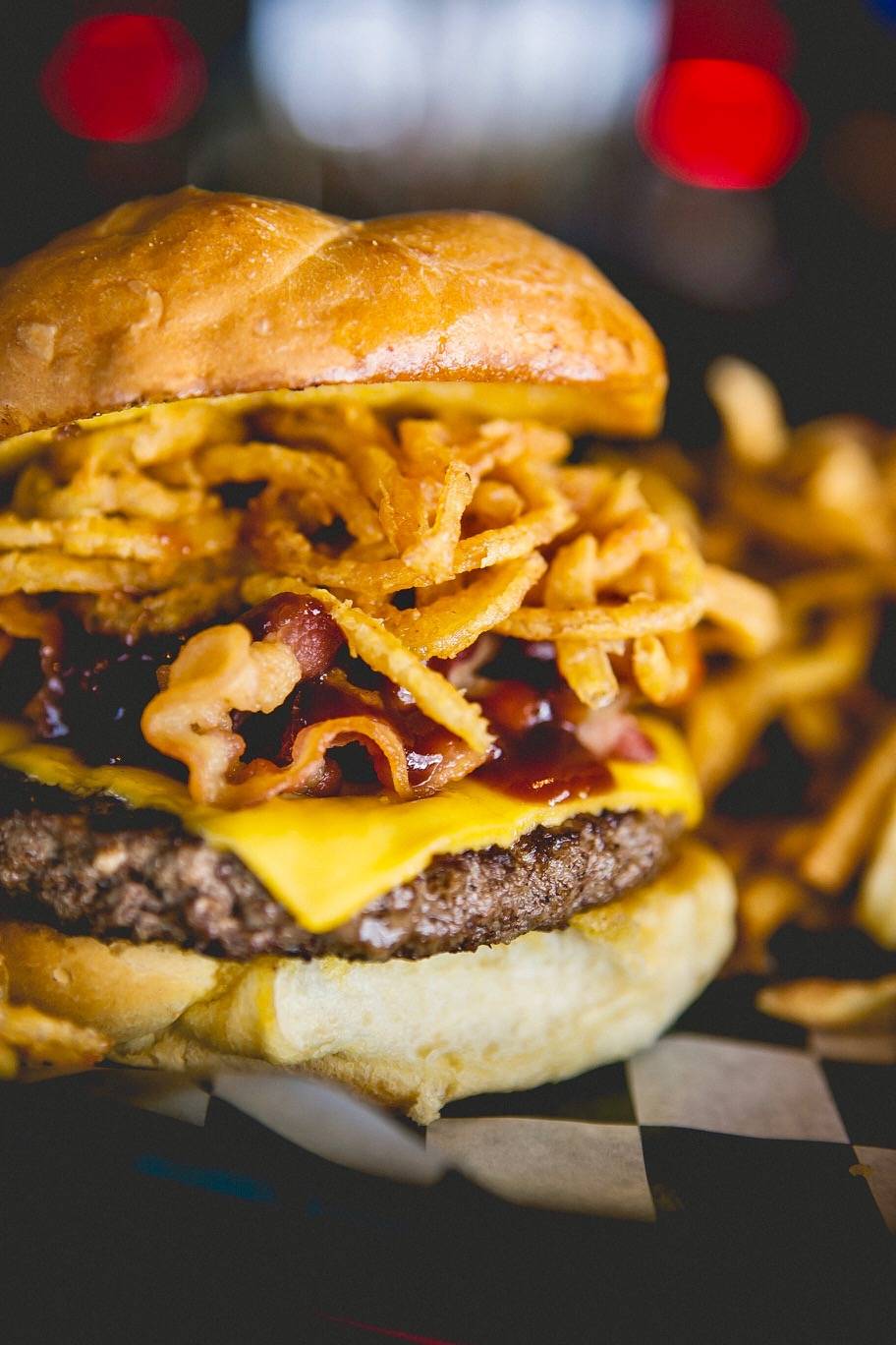 Coaches Burger Bar Boardman | restaurant | 708 Boardman-Canfield Rd, Boardman, OH 44512, USA | 3309532334 OR +1 330-953-2334