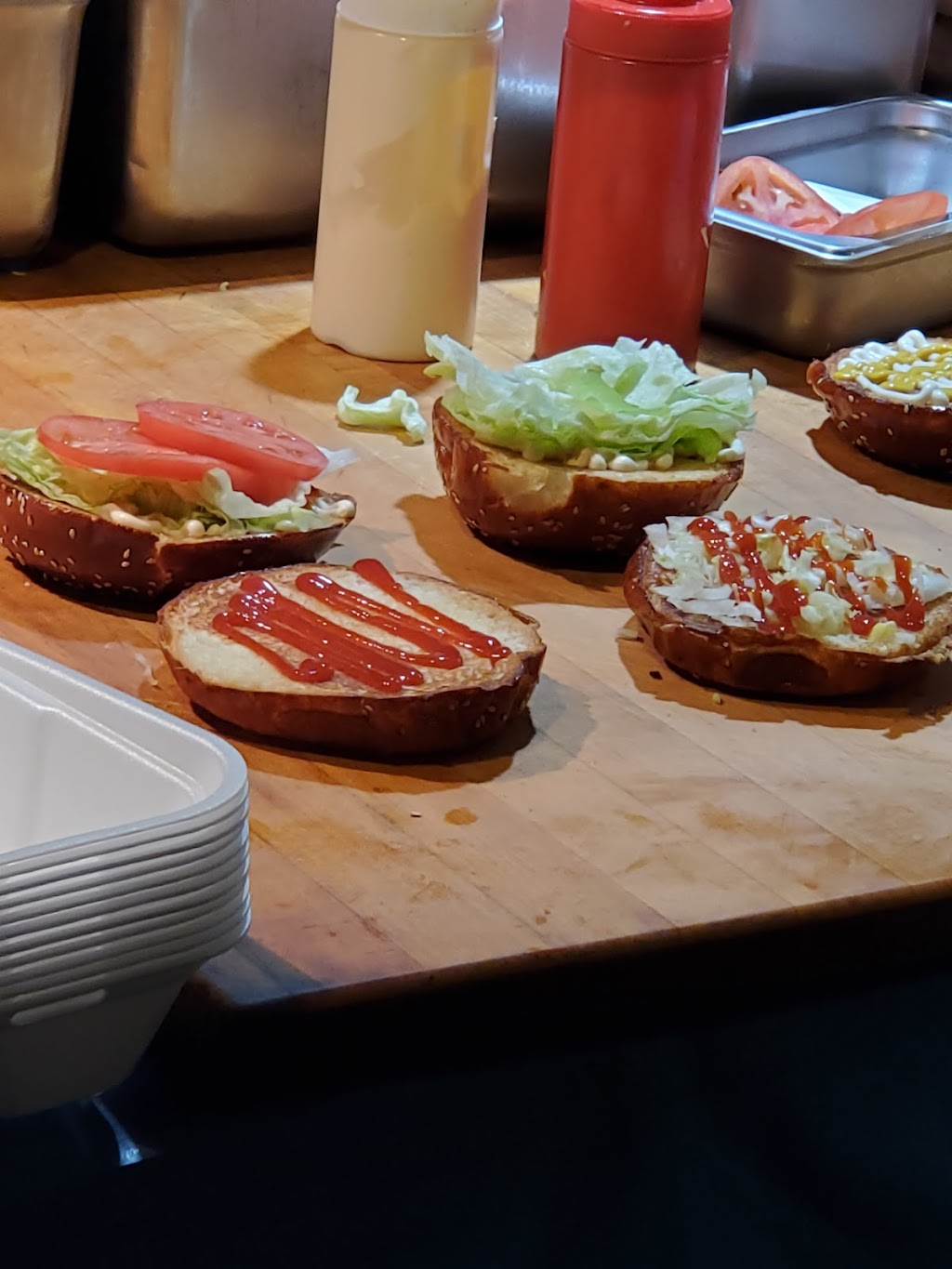 Chuladas Burgers | restaurant | 3101 Artesian St, Los Angeles, CA 90031, USA | 3233918268 OR +1 323-391-8268