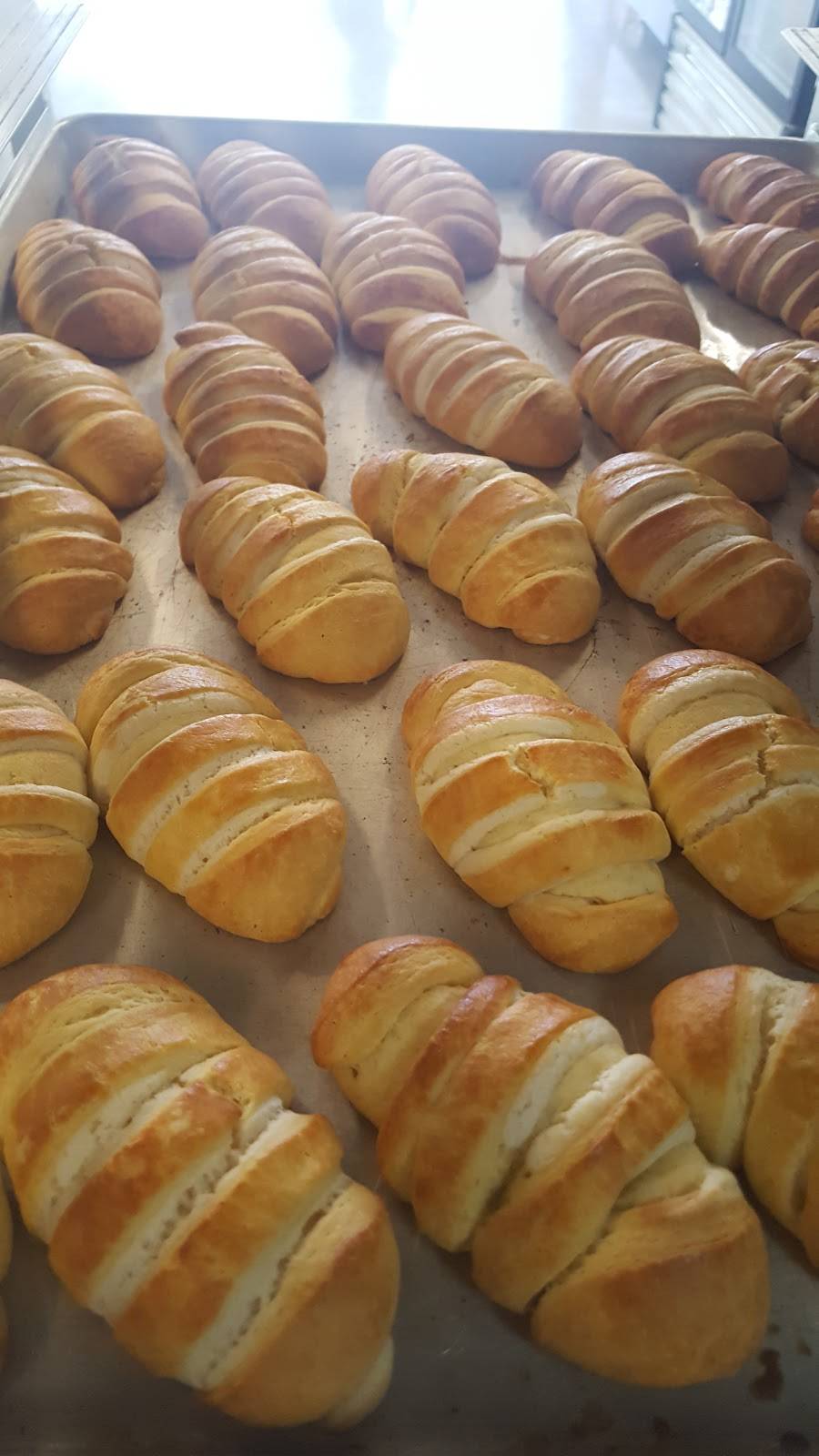 Universal Bakery on Geneva | bakery | 2803 Geneva Ave, Daly City, CA 94014, USA | 4156561592 OR +1 415-656-1592