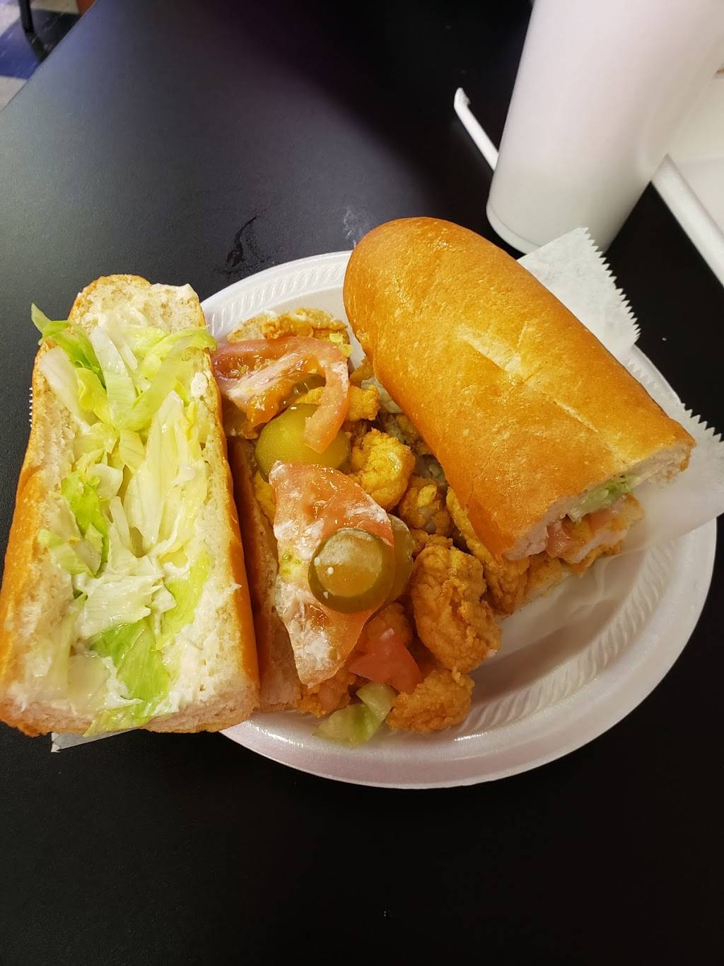 Leo Caboose | restaurant | 1523 Aline St, New Orleans, LA 70115, USA | 5048997883 OR +1 504-899-7883