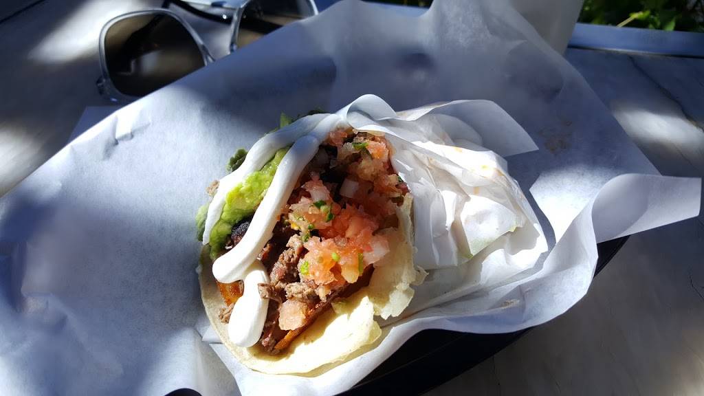 Los Tacos | restaurant | 4001 W Sahara Ave, Las Vegas, NV 89102, USA | 7022520100 OR +1 702-252-0100