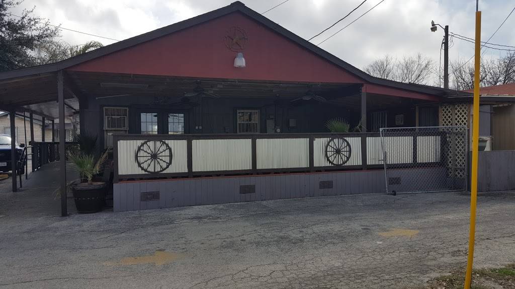 Cowgirls Cafe | restaurant | 2543 Goliad Rd, San Antonio, TX 78223, USA | 2103373841 OR +1 210-337-3841