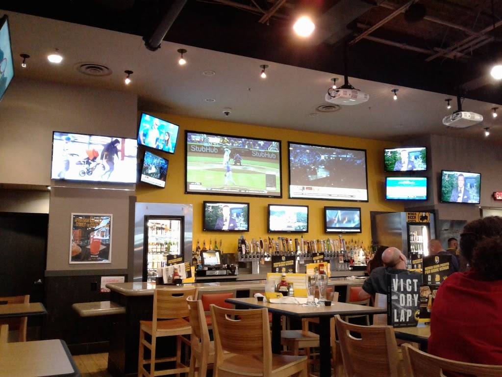 Buffalo Wild Wings | meal takeaway | 1301 N Collins St Suite 101, Arlington, TX 76011, USA | 8178602999 OR +1 817-860-2999