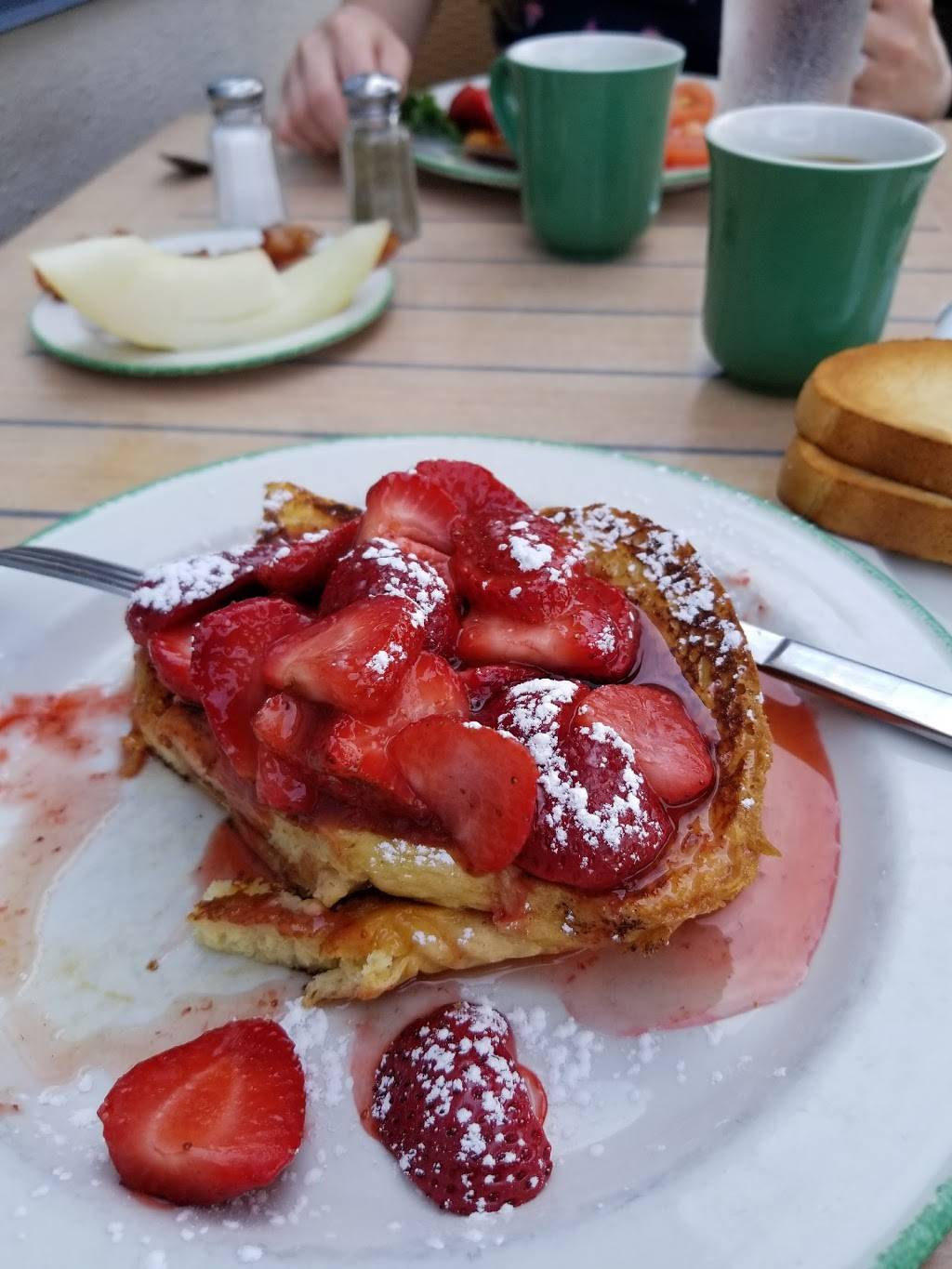 Cora | restaurant | 2629 Alta Vista Dr, Ottawa, ON K1V 7T5, Canada | 6135232672 OR +1 613-523-2672