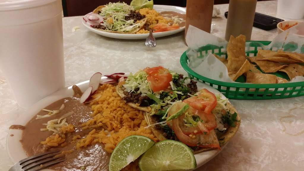 Taqueria El Tapatio | restaurant | 4238 W Fullerton Ave, Chicago, IL 60639, USA | 7732781468 OR +1 773-278-1468