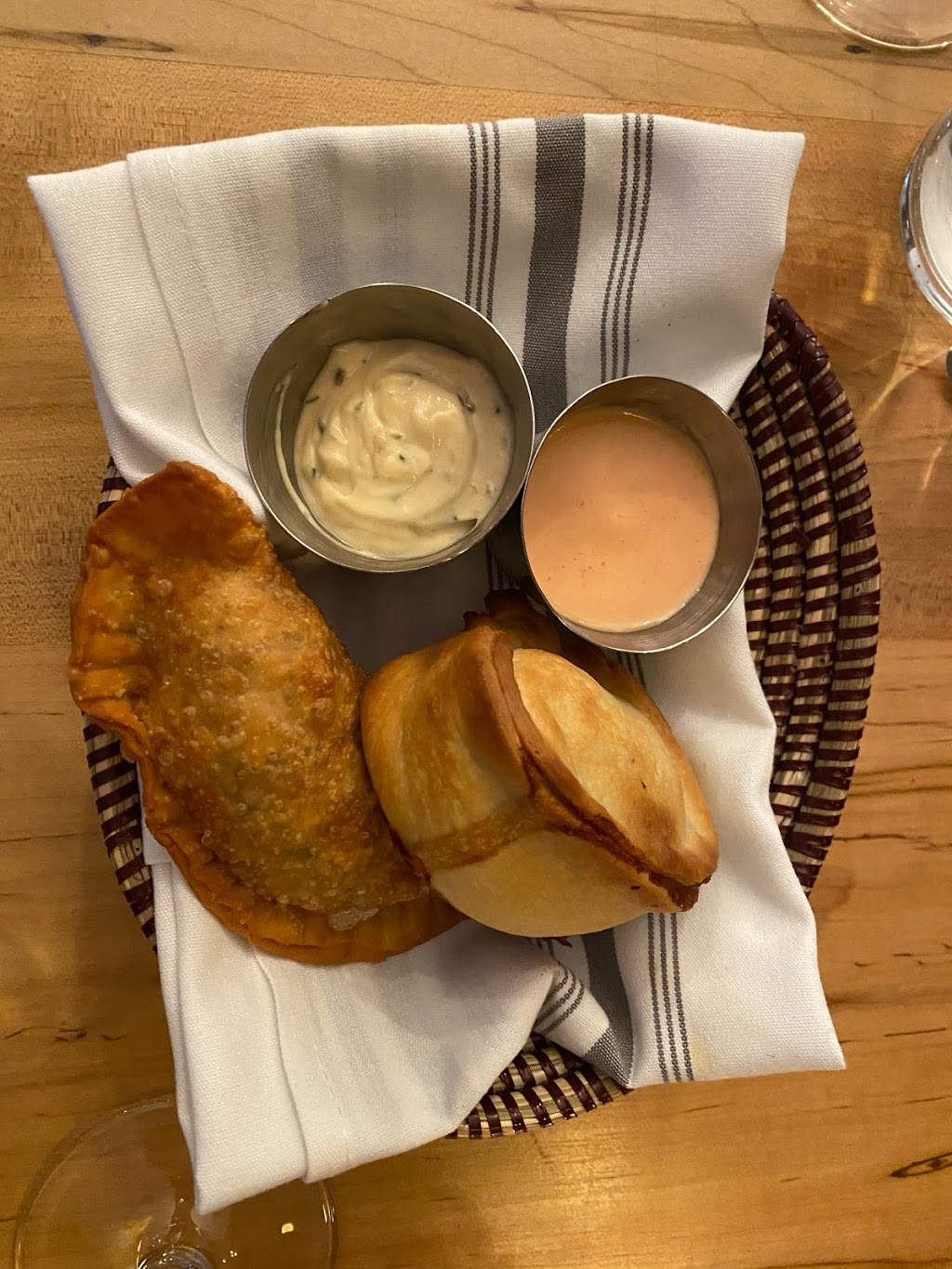 R40 | restaurant | 47-16 Vernon Blvd, Long Island City, NY 11101, USA | 7184409484 OR +1 718-440-9484