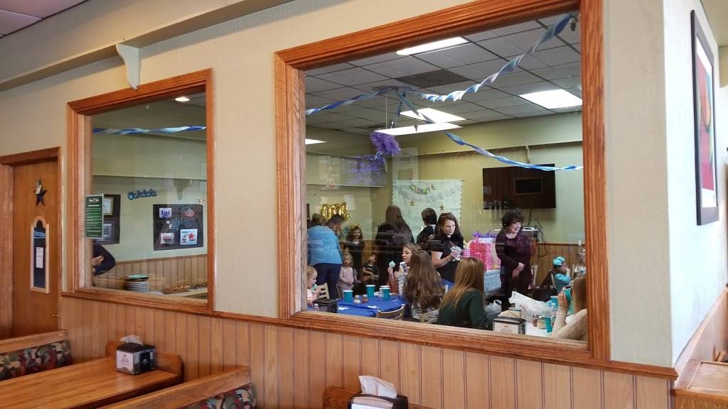 Round Table Pizza | meal delivery | 1449 E F St, Oakdale, CA 95361, USA | 2098472296 OR +1 209-847-2296