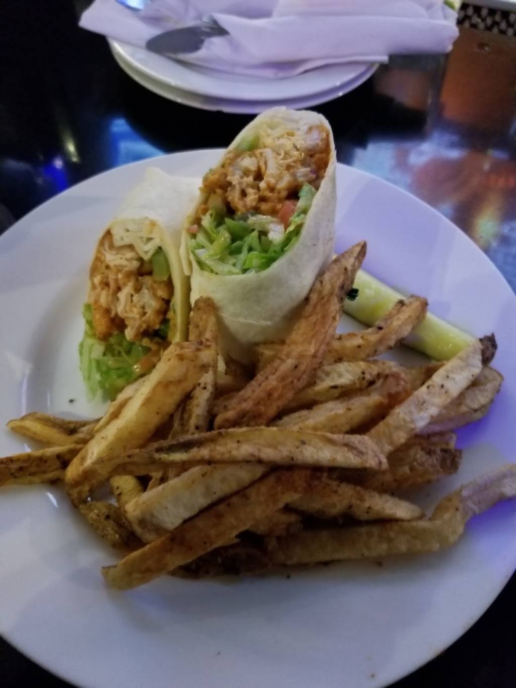 Sports Fanatics Bar & Grille | restaurant | 31640 Vine St, Willowick, OH 44095, USA | 4403470980 OR +1 440-347-0980