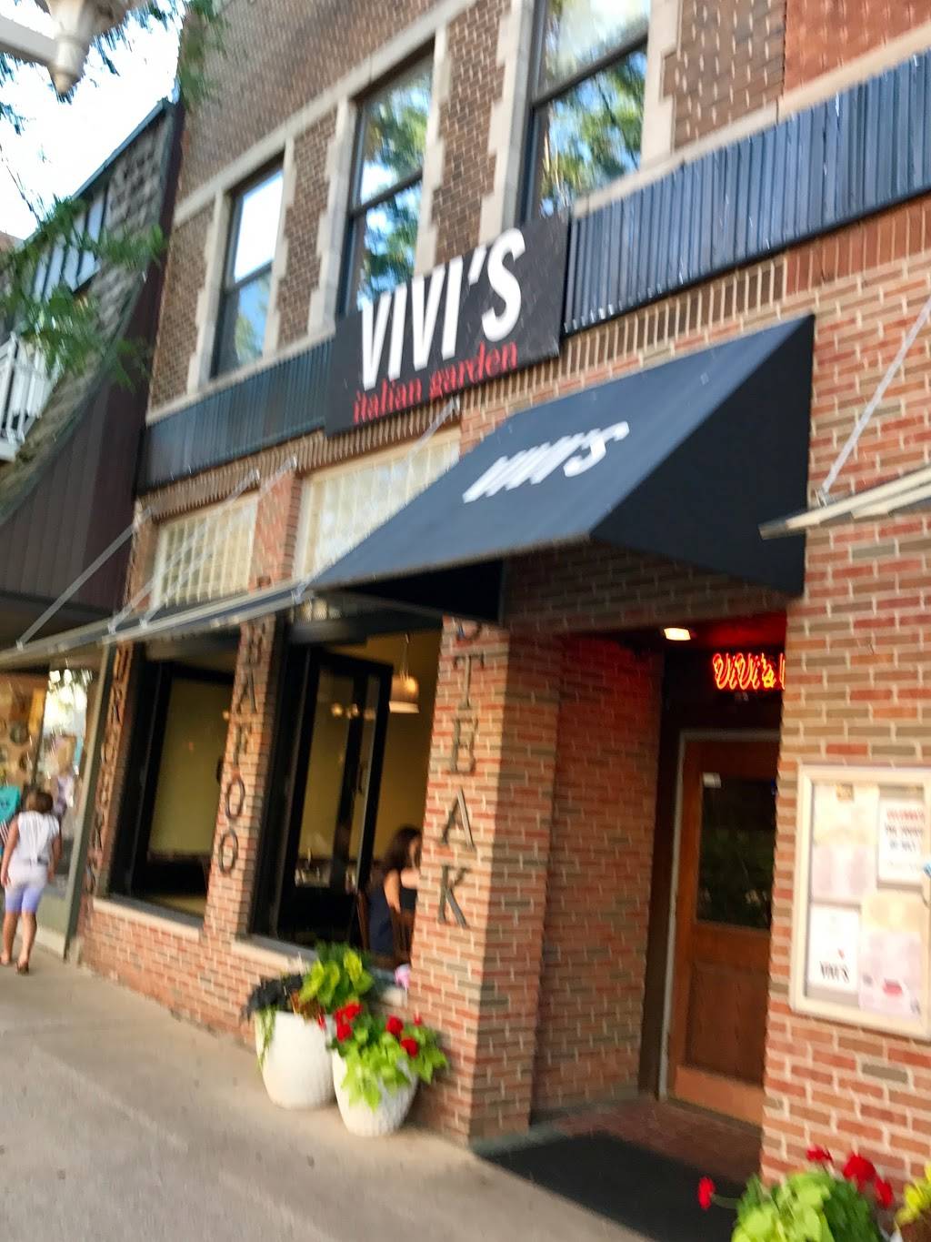 Vivis Italian Garden | restaurant | 214 State St, St Joseph, MI 49085, USA | 2699830001 OR +1 269-983-0001