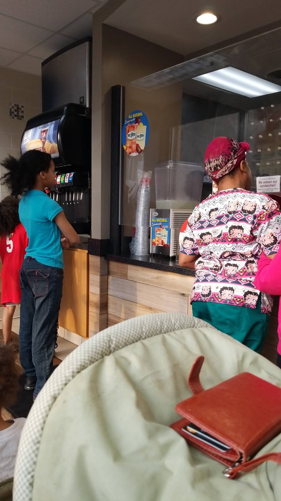 Mr. Hero | meal takeaway | 4017 Warrensville Center Rd, Cleveland, OH 44122, USA | 2169918800 OR +1 216-991-8800