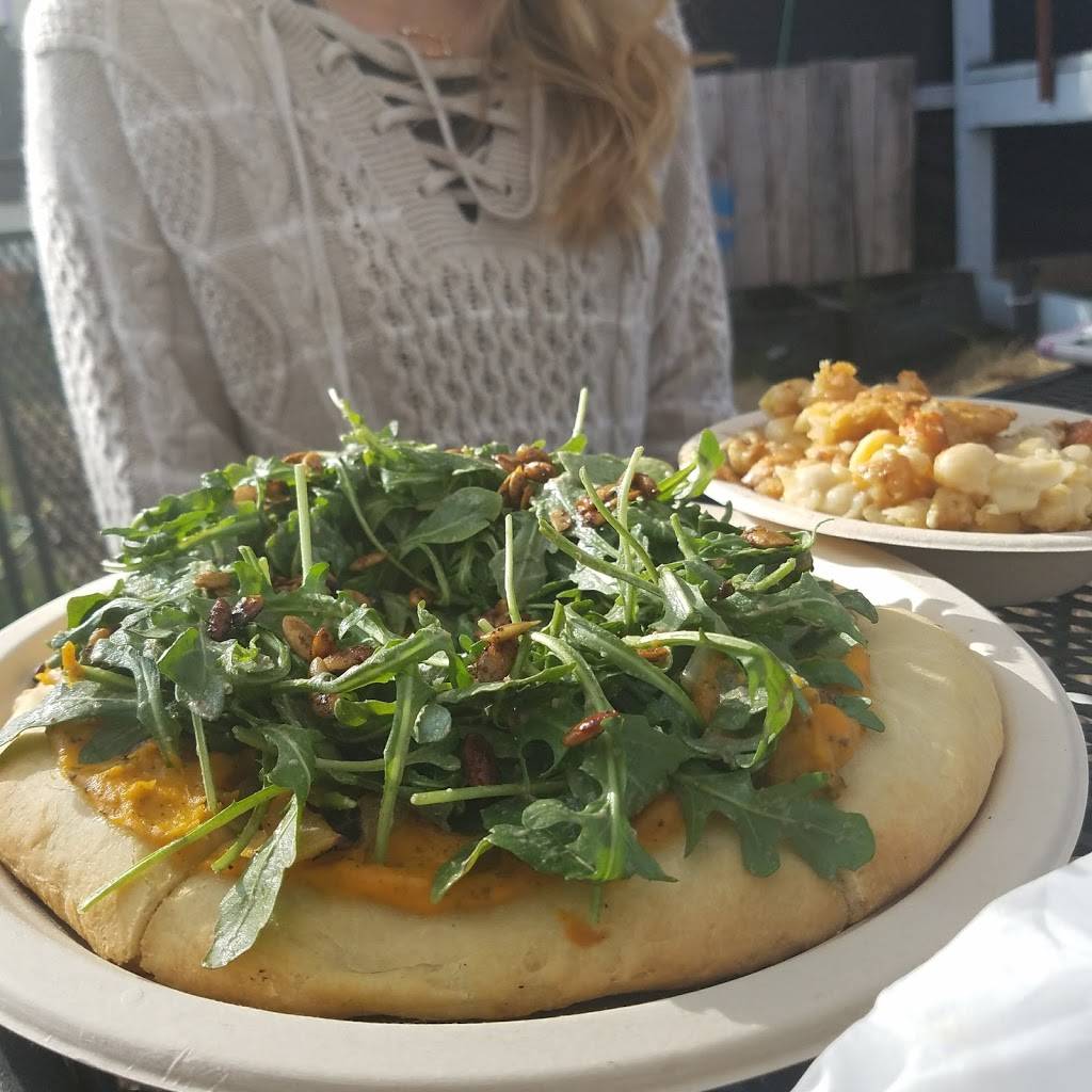 Bistro Vonish | restaurant | 701 E 53rd St, Austin, TX 78751, USA | 5125799854 OR +1 512-579-9854