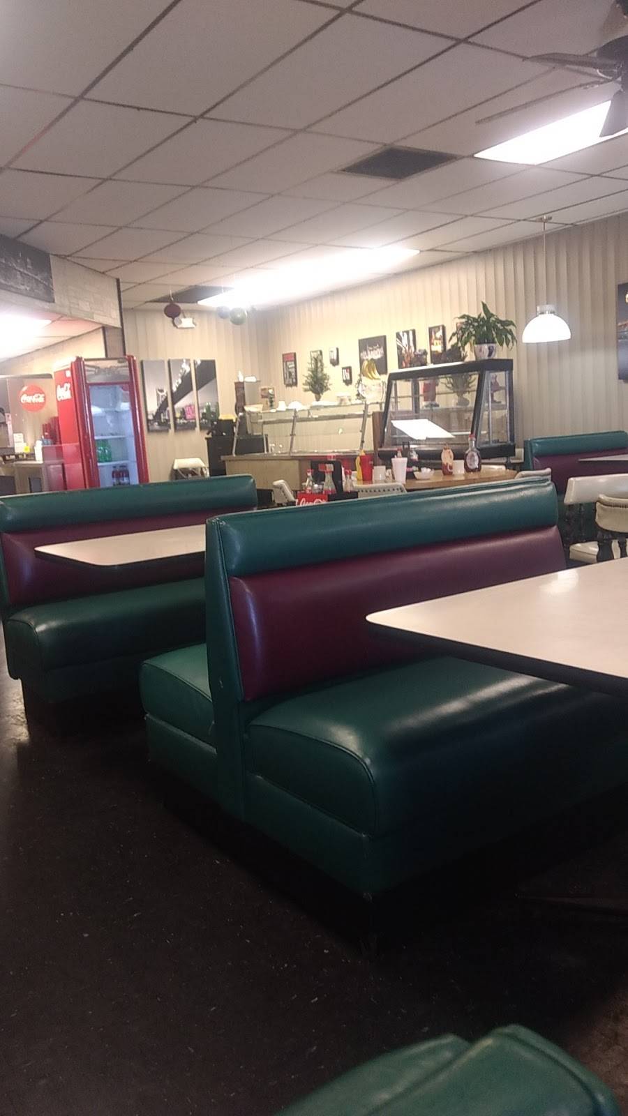 Jesses Place | restaurant | 2314 Ingleside Rd, Norfolk, VA 23513, USA | 7579611085 OR +1 757-961-1085