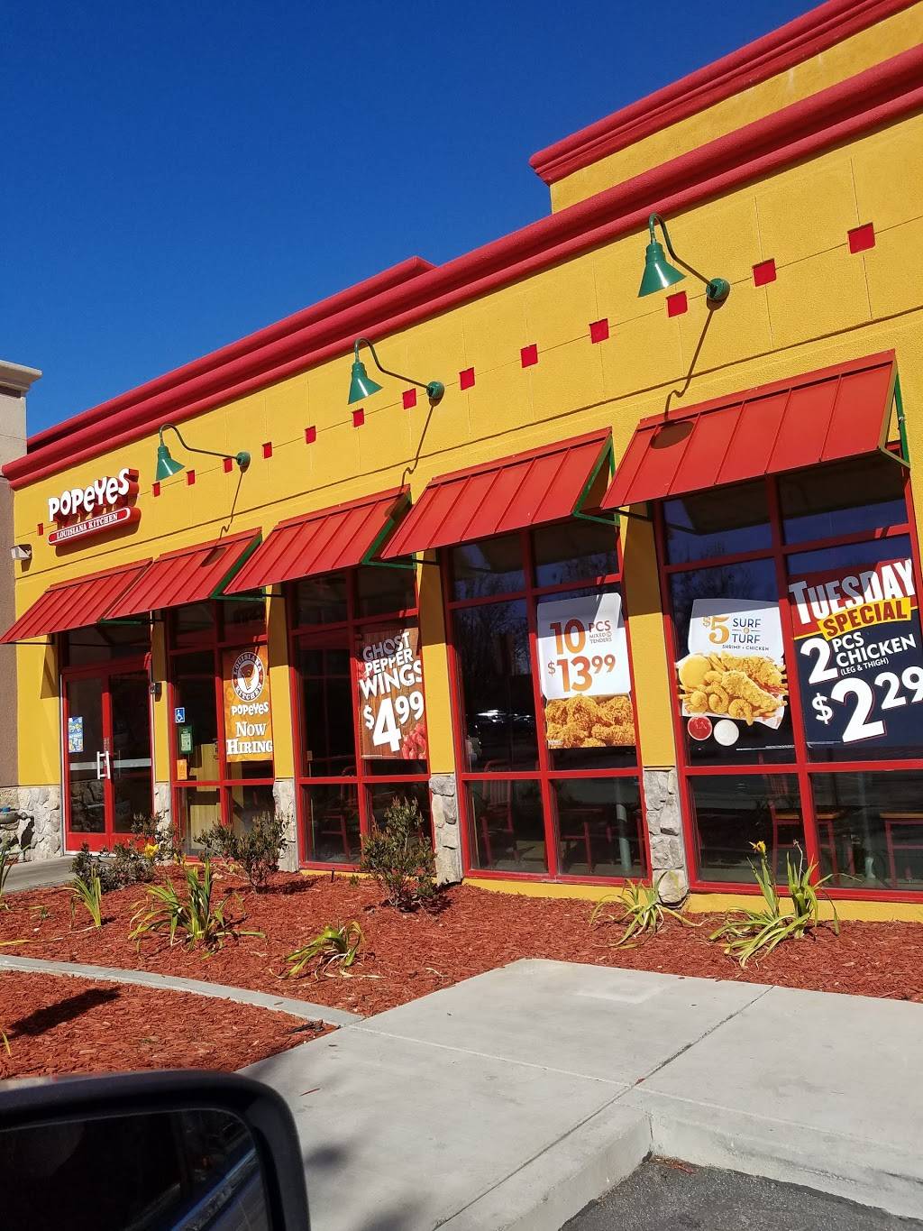 Popeyes Louisiana Kitchen | restaurant | 6945 Camino Arroyo, Gilroy, CA 95020, USA | 4088421111 OR +1 408-842-1111
