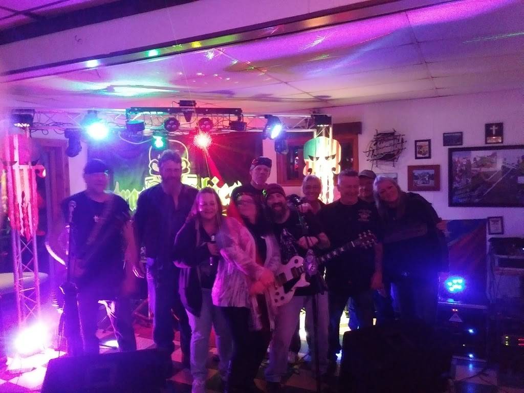 Fondales Tavern 2 | restaurant | 203 Water St, Duncan Falls, OH 43734, USA | 7403033220 OR +1 740-303-3220