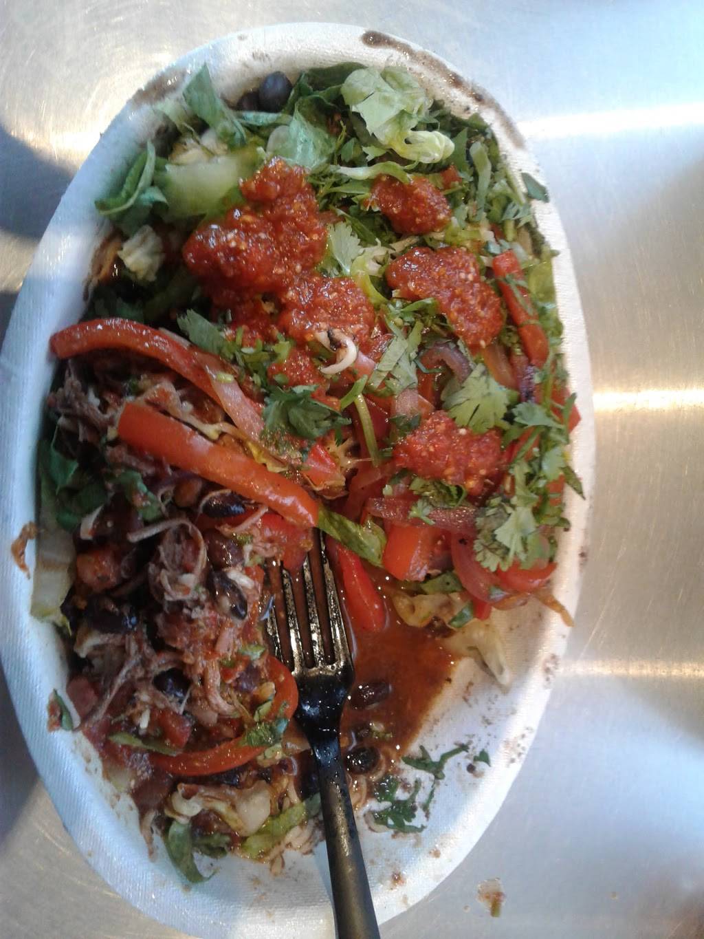 Chipotle Mexican Grill | restaurant | 18880 E Valley View Pkwy, Independence, MO 64055, USA | 8167950590 OR +1 816-795-0590