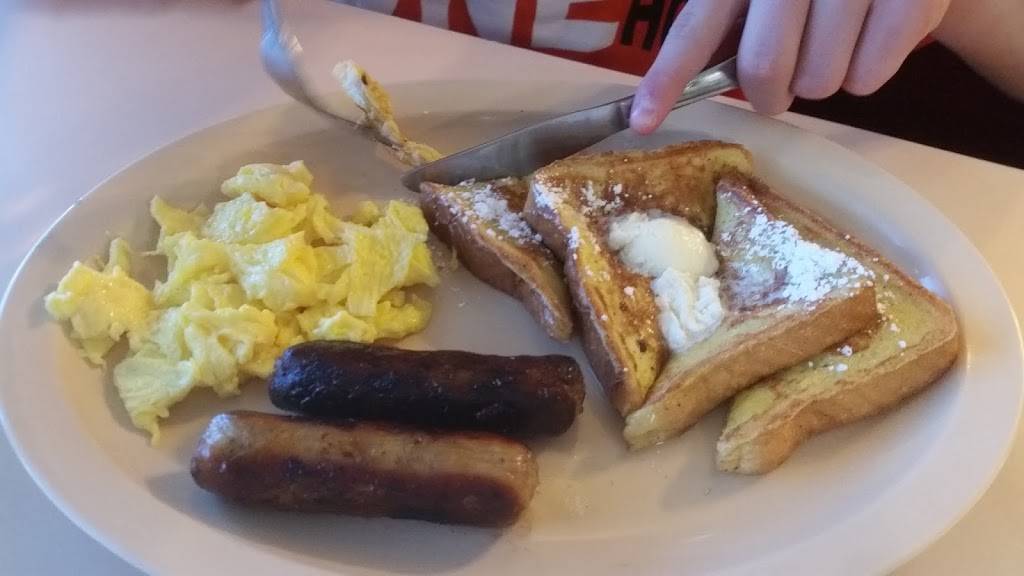 Chuckwagon | restaurant | 888 N Business Route 5, Camdenton, MO 65020, USA | 5733465050 OR +1 573-346-5050