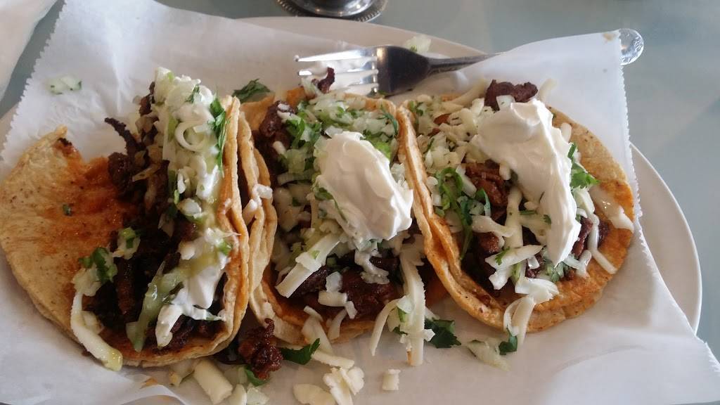 El Norteno | restaurant | 206 E State Rd, Island Lake, IL 60042, USA | 8474698401 OR +1 847-469-8401