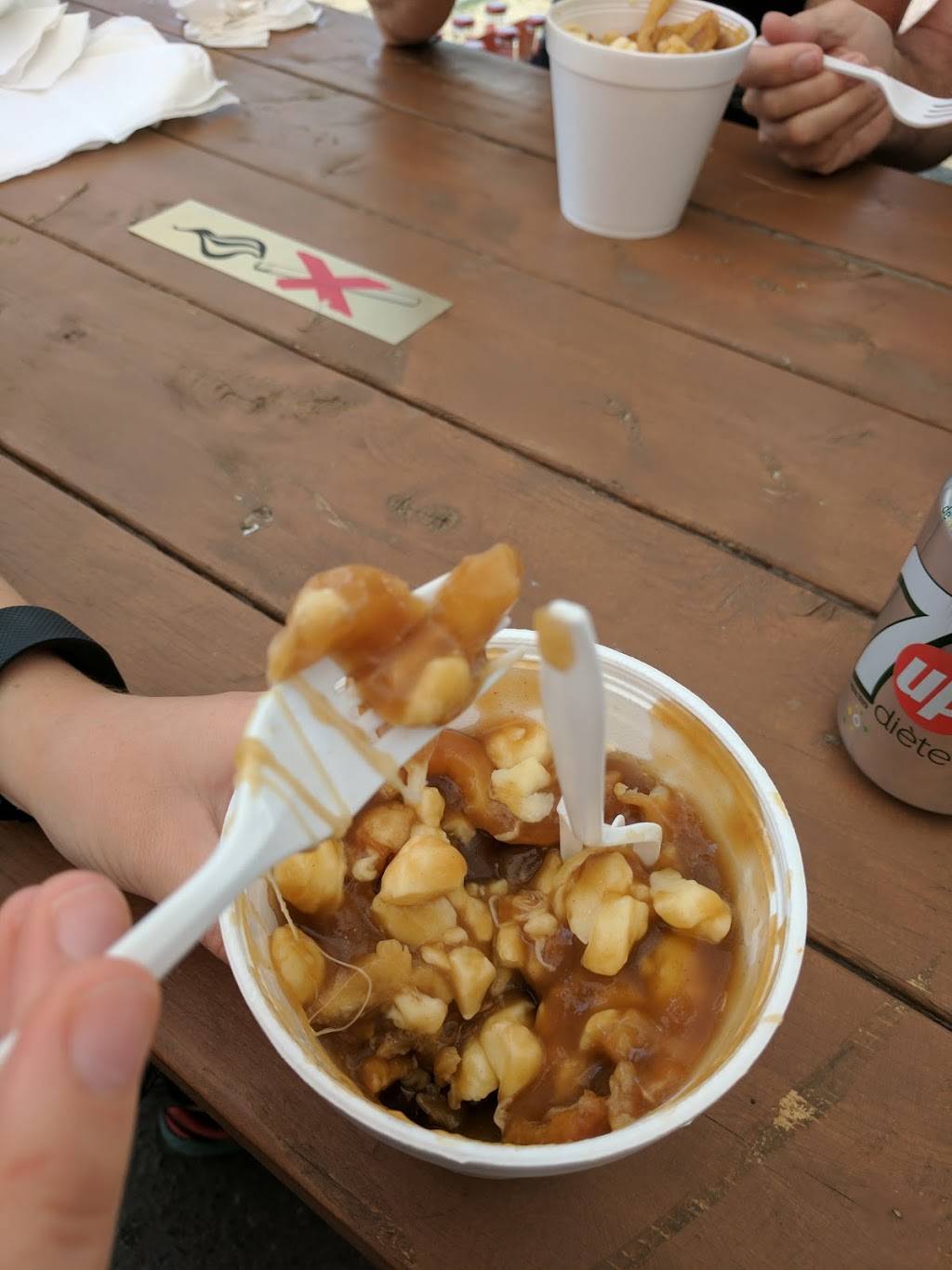 Chez Mado | restaurant | 38 Rue Principale, Bouchette, QC J0X 1E0, Canada | 8194655000 OR +1 819-465-5000