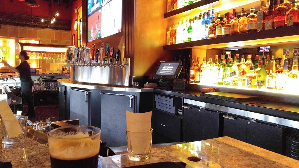 BJs Restaurant & Brewhouse | restaurant | 204 E Via Rancho Pkwy, Escondido, CA 92025, USA | 7604660700 OR +1 760-466-0700