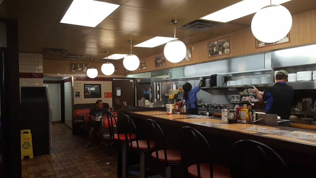 Waffle House | meal takeaway | 9420 Daniels Pkwy, Fort Myers, FL 33912, USA | 2397689595 OR +1 239-768-9595