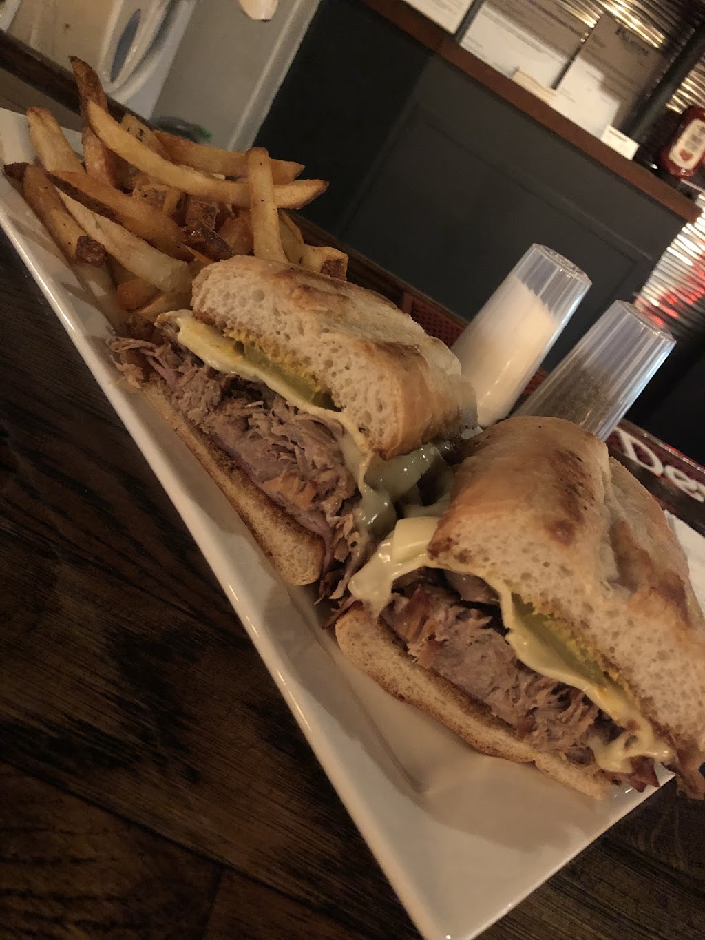 Madcats | restaurant | 117 W Slade St, Palatine, IL 60067, USA | 8474858093 OR +1 847-485-8093