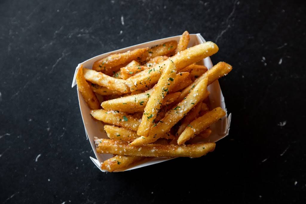 Wing Snob | restaurant | 140 Twelve Mile Rd, Madison Heights, MI 48071, USA | 2484309464 OR +1 248-430-9464