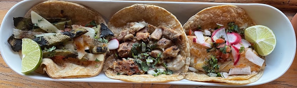 La Biznaga #2 | restaurant | 3555 N Broadway, Chicago, IL 60657, USA | 7738575110 OR +1 773-857-5110