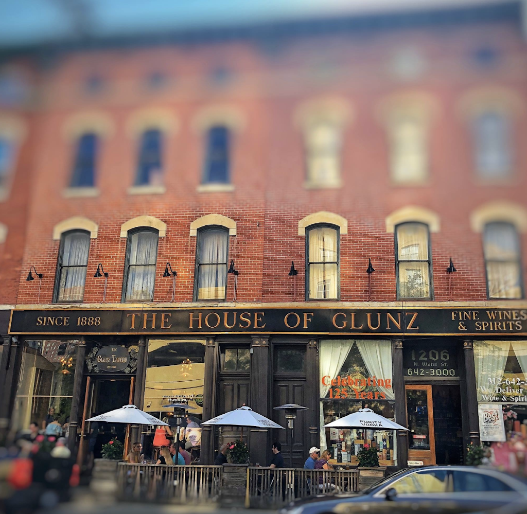 The Glunz Tavern | restaurant | 1202 N Wells St, Chicago, IL 60610, USA | 3126423001 OR +1 312-642-3001