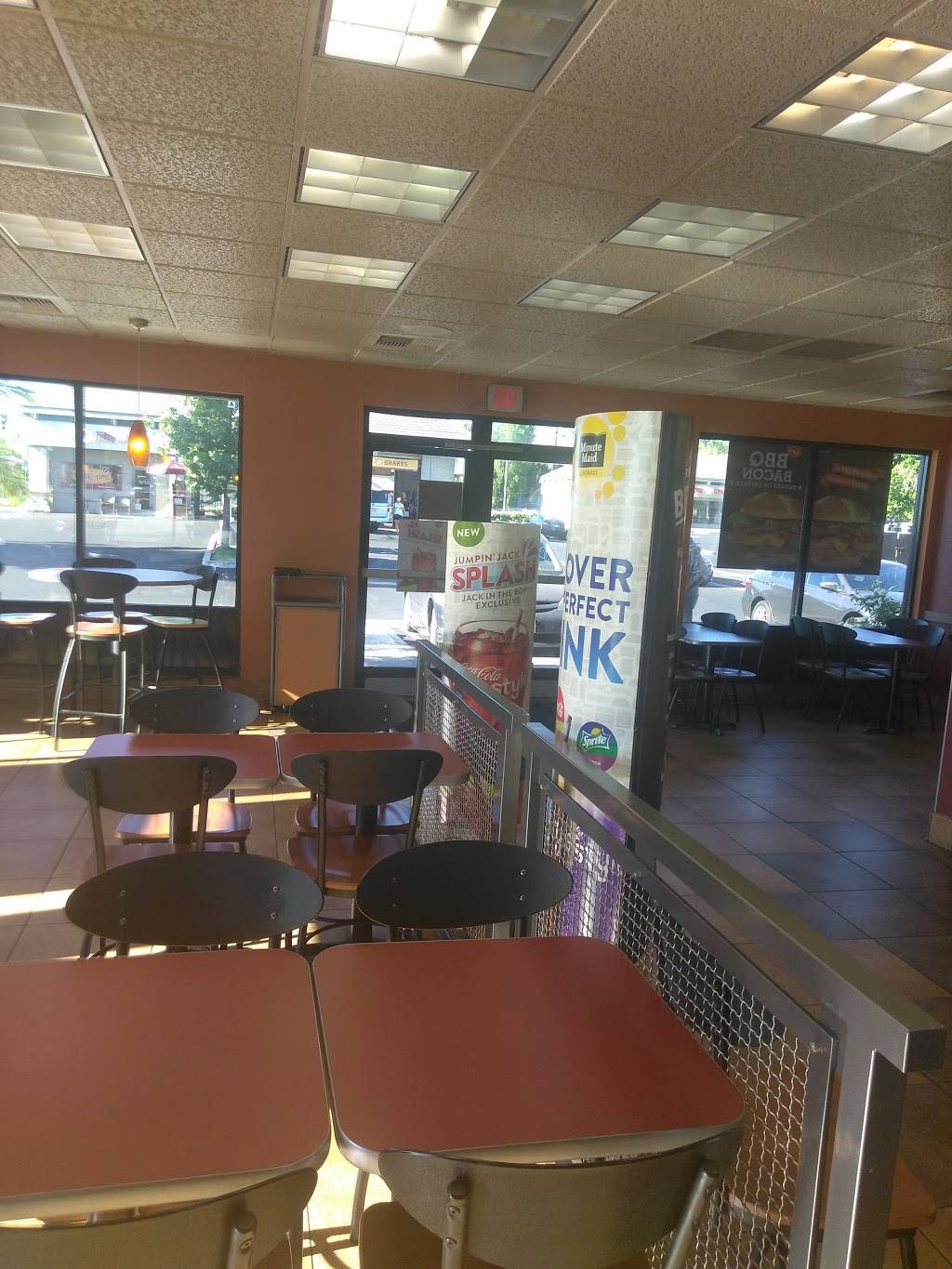 Jack in the Box | restaurant | 13850 Peyton Dr, Chino Hills, CA 91709, USA | 9094651803 OR +1 909-465-1803