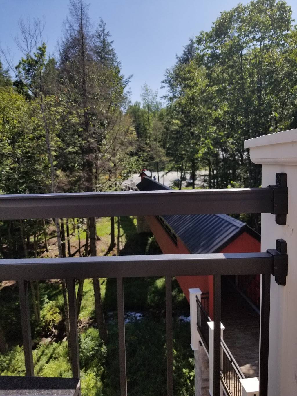 Le Vignoble du Ruisseau | restaurant | 4500 Chemin Strobl, Dunham, QC J0E 1M0, Canada | 4505383782 OR +1 450-538-3782