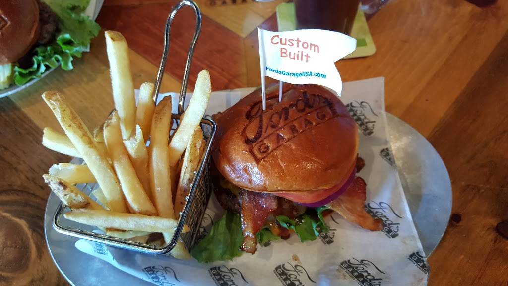 Fords Garage | restaurant | 11105 Causeway Blvd, Brandon, FL 33511, USA | 8136613673 OR +1 813-661-3673