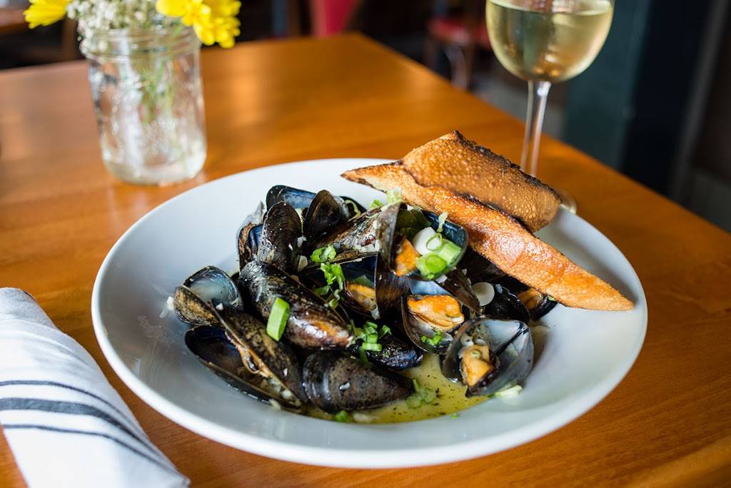 Lower Mills Tavern | restaurant | 2269 Dorchester Ave, Boston, MA 02124, USA | 8572674461 OR +1 857-267-4461