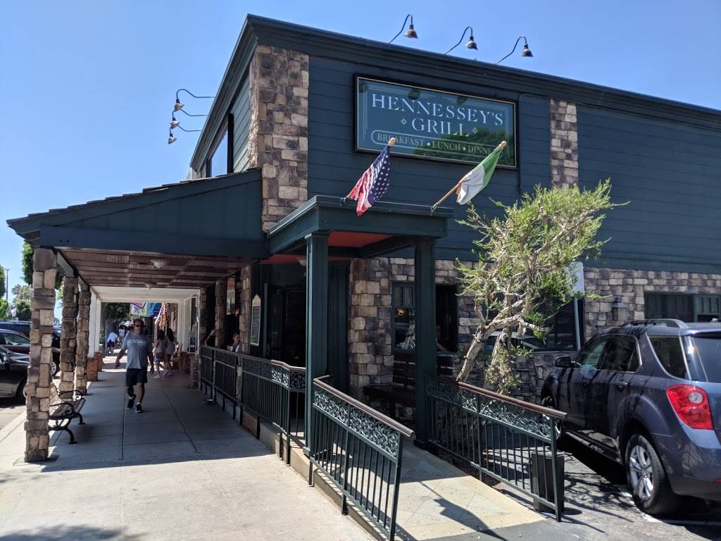 Hennesseys Grill | restaurant | 143 Main St, Seal Beach, CA 90740, USA | 5625986456 OR +1 562-598-6456
