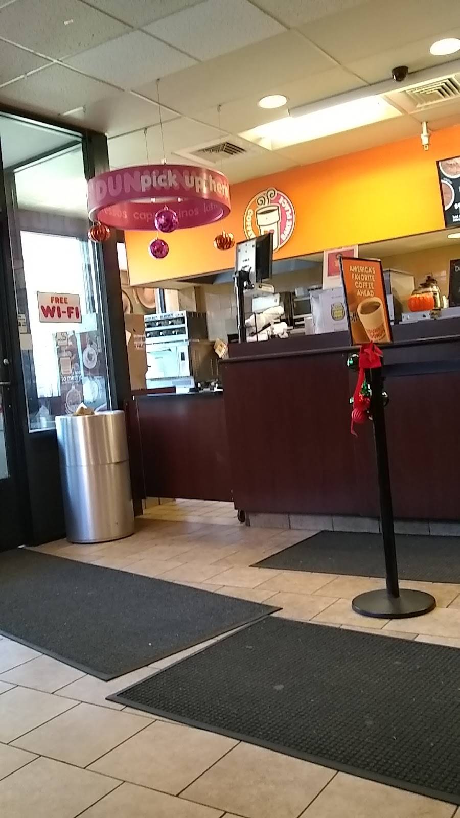 Dunkin | cafe | 63 Bank St, Waterbury, CT 06702, USA | 2035745221 OR +1 203-574-5221